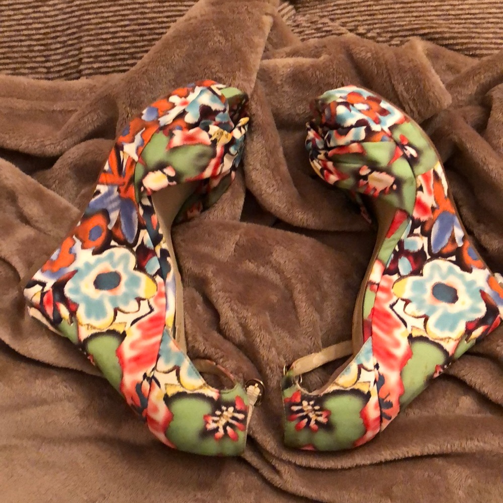 Multi color green wedge